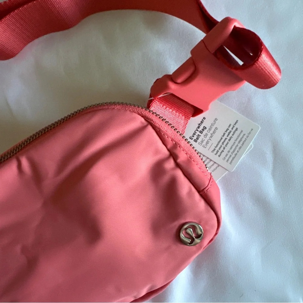 ๐๐ Lululemon OG Everywhere Belt Bag - Raspberry Cream Pink Pastel - Picture 3 of 9